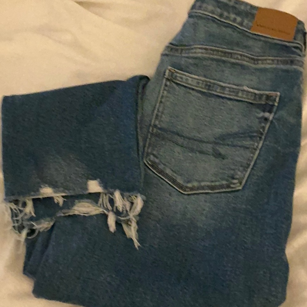 American Eagle Outfitters woman’s stride Jeans 6 short! Like New!